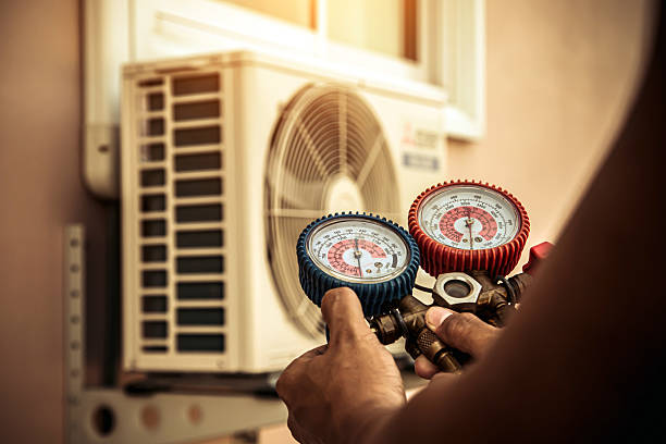 Professional Hvac Installation technician working in Belleville, AR